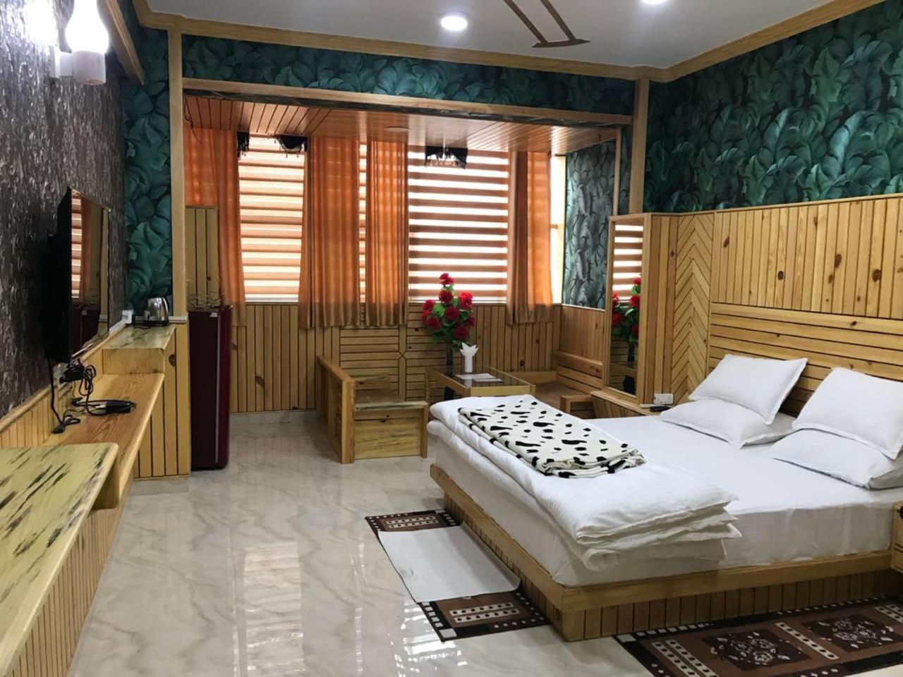 Oyo 37525 Hotel Mall Palace Pithorāgarh Eksteriør billede