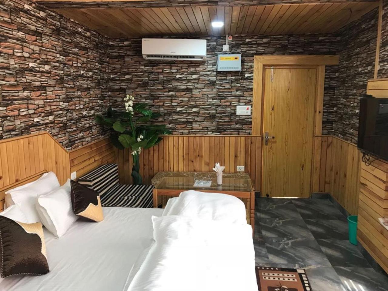 Oyo 37525 Hotel Mall Palace Pithorāgarh Eksteriør billede