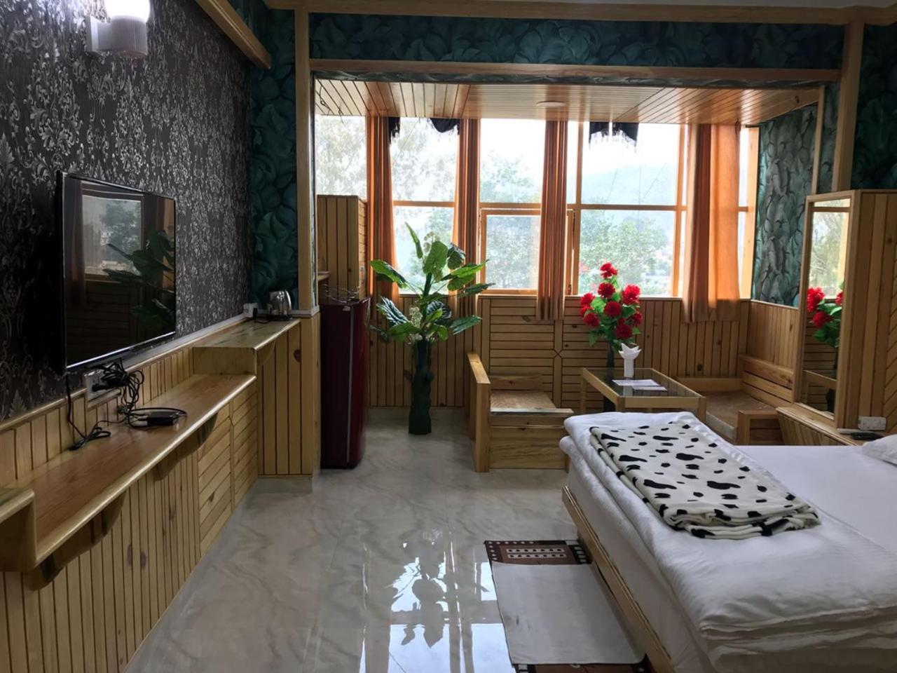 Oyo 37525 Hotel Mall Palace Pithorāgarh Eksteriør billede